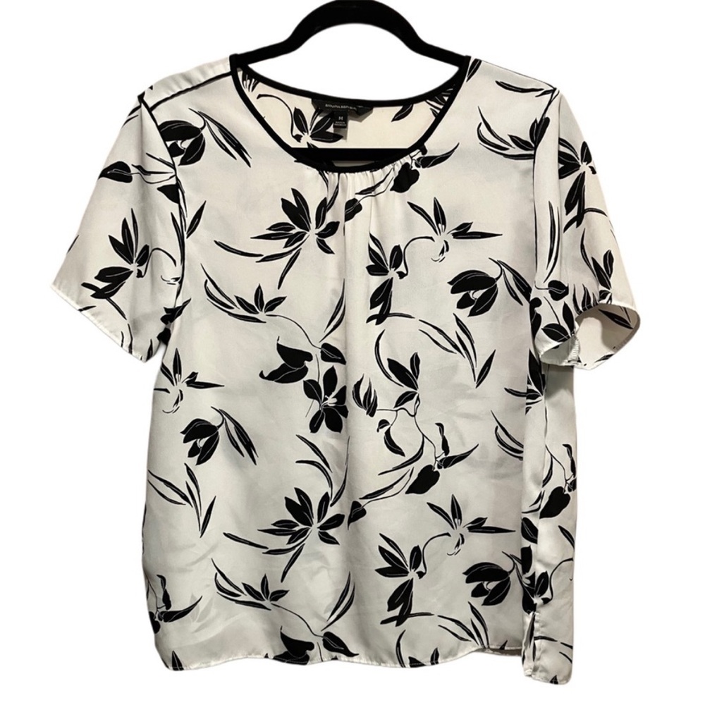 Banana Republic Black and White Boxy Short Sleeve Blouse. Size: XS